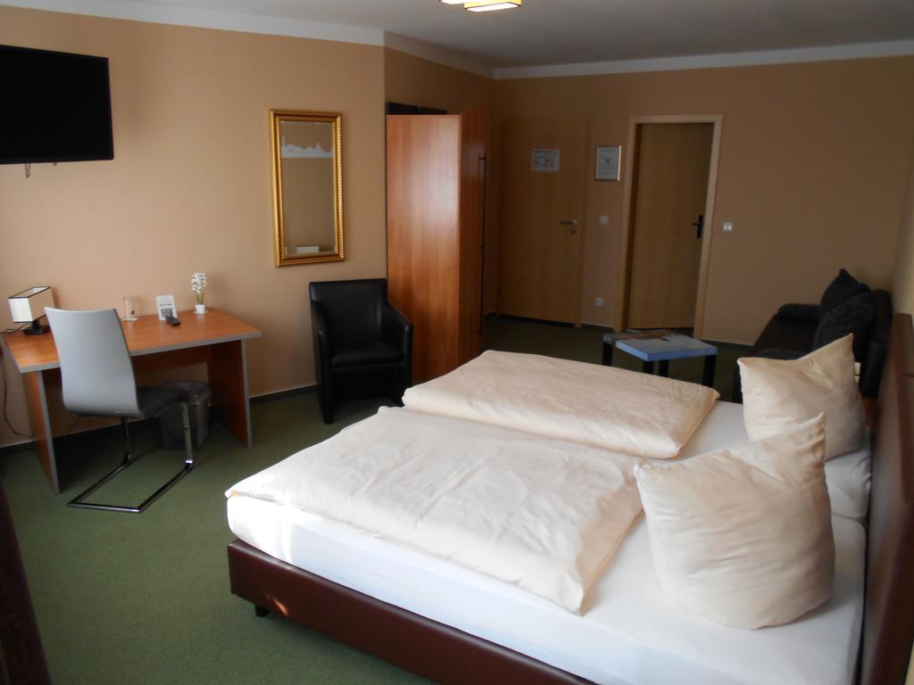 Siu Hotel Magdeburg Oda fotoğraf