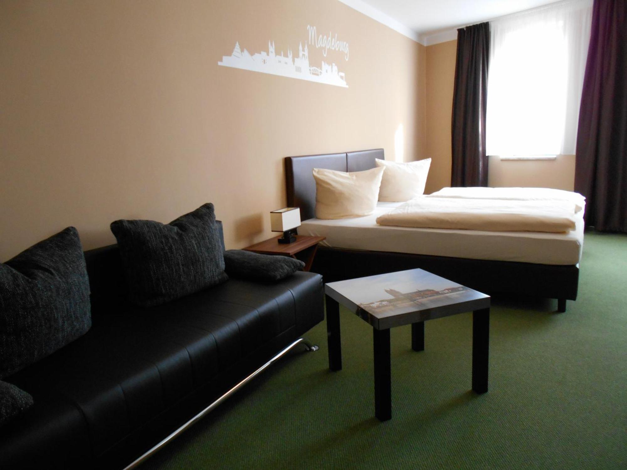 Siu Hotel Magdeburg Oda fotoğraf