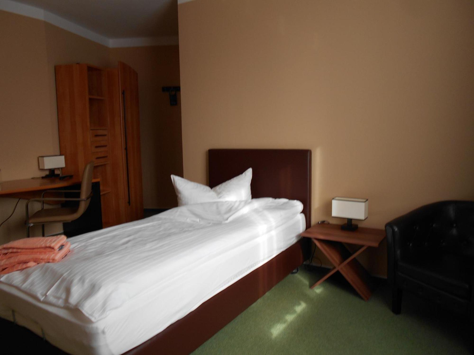 Siu Hotel Magdeburg Oda fotoğraf